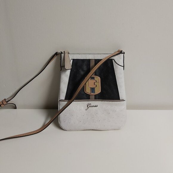 Guess crossbody purse - Picture 1 of 3